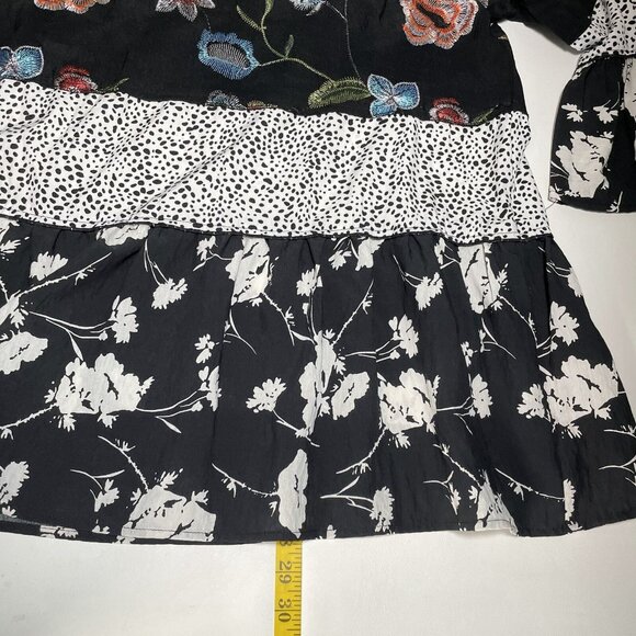 Calessa Embroidered Floral Top Womens Medium Black Colorblock Tunic - Picture 12 of 12